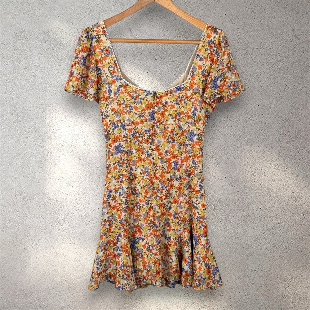 ASTR The Label So Smitten Mini Dress Floral Print Ruched Front Size M - Picture 6 of 7